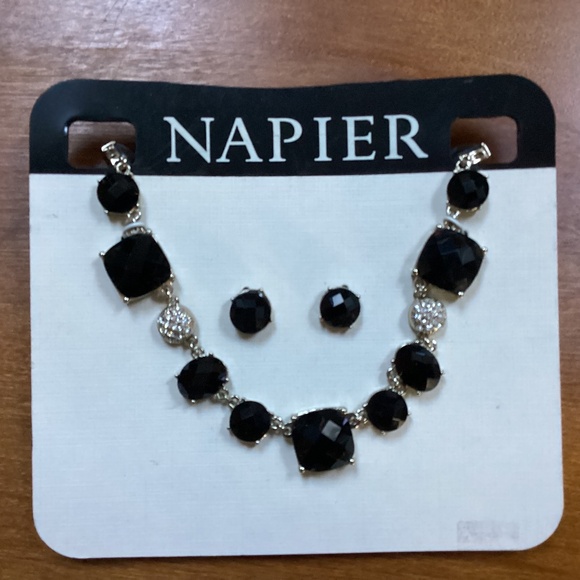 Napier Earrings and Necklace Set Black and silver tone New - Picture 1 of 6